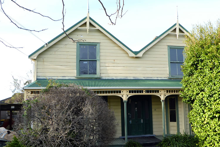Heritage Home Peeling Windows & Weatherboards